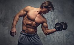 De 7 beste bicep oefeningen voor grote armen